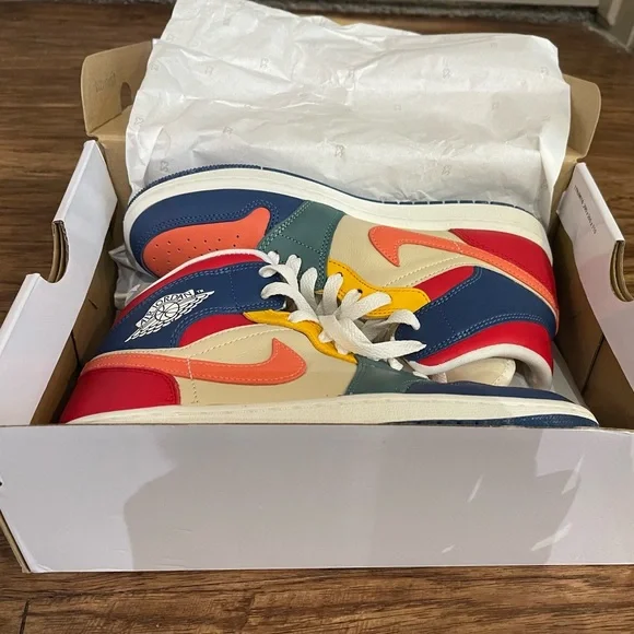 Women's Air Jordan 1 Mid SE in French Blue/Magic Ember - Picture 10 of 13